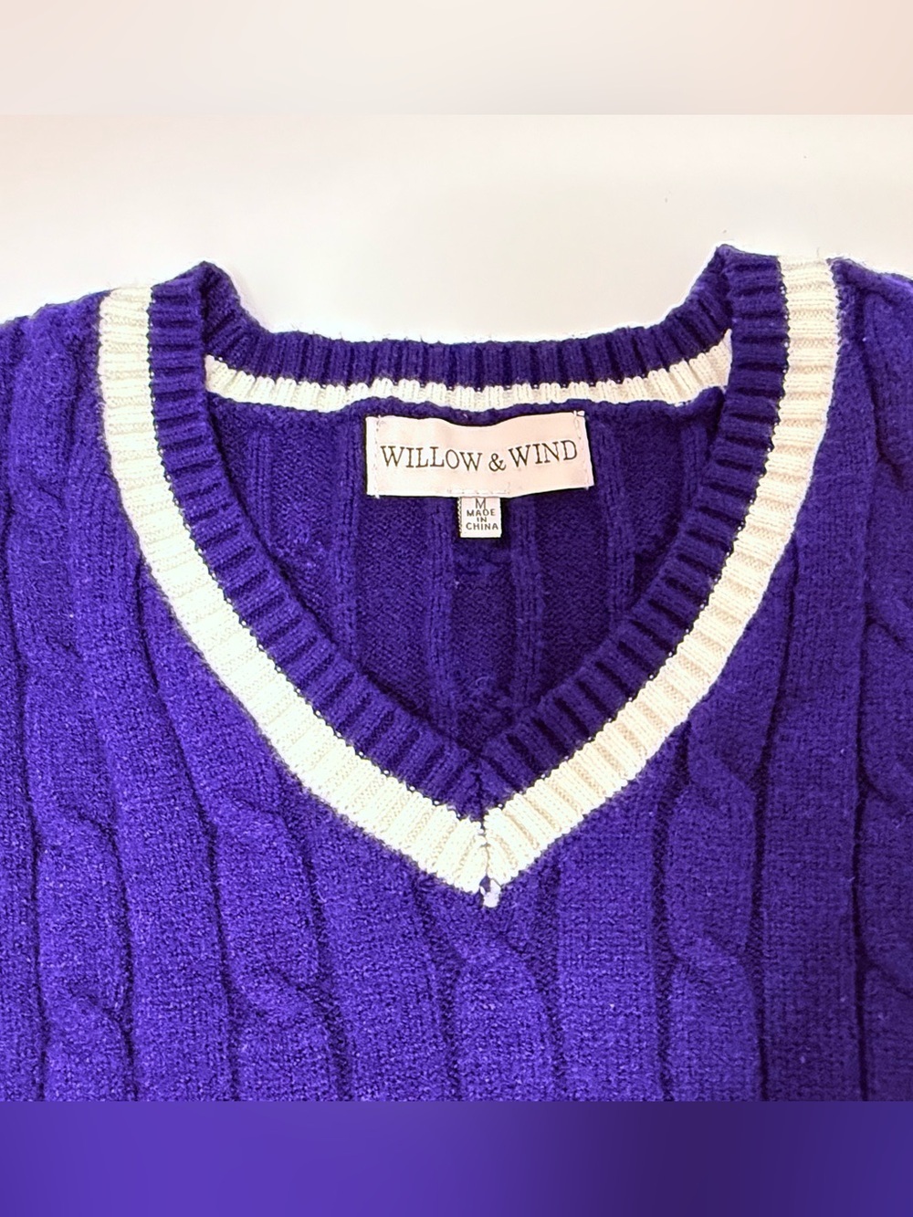 Willow & Wind  Cable Knit V-Neck Sweater Size M